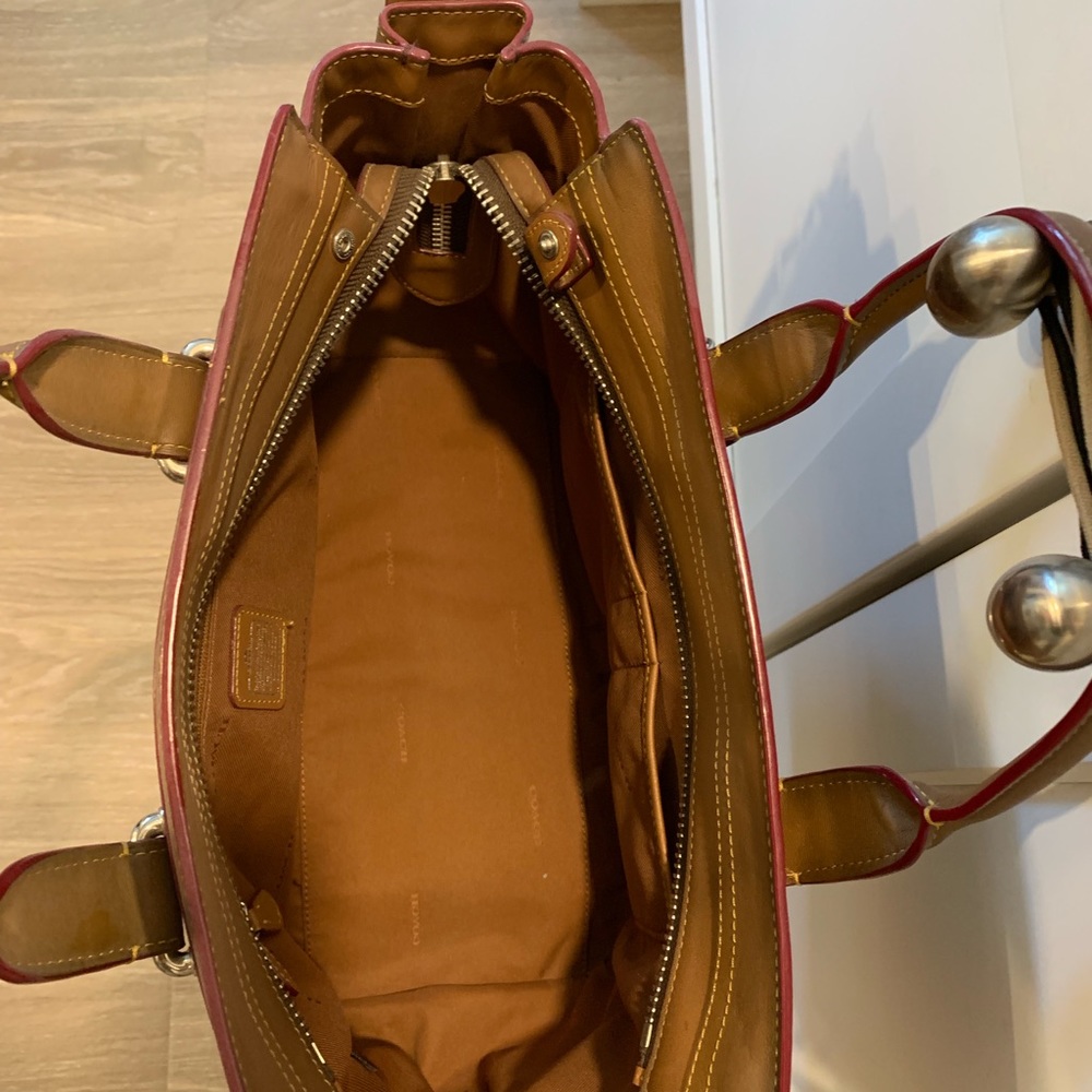Coach bag. - Picture 2 of 4